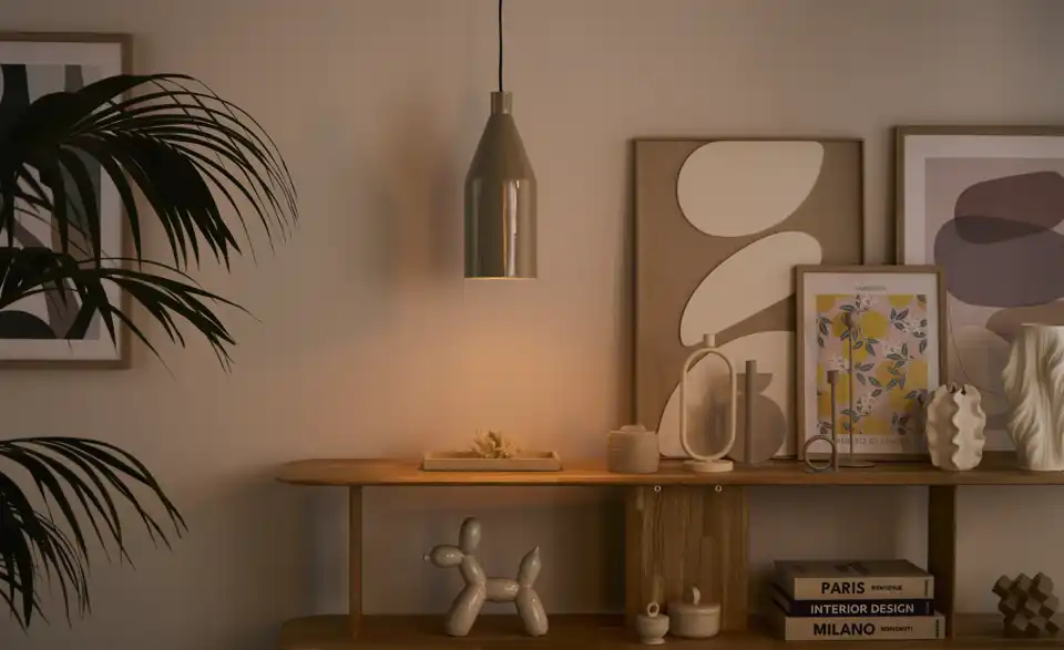 Pendelleuchte Tube, in Wohnsituation