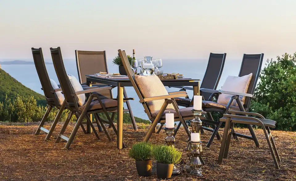 MWH Gartentisch Amico, in Wohnsituation