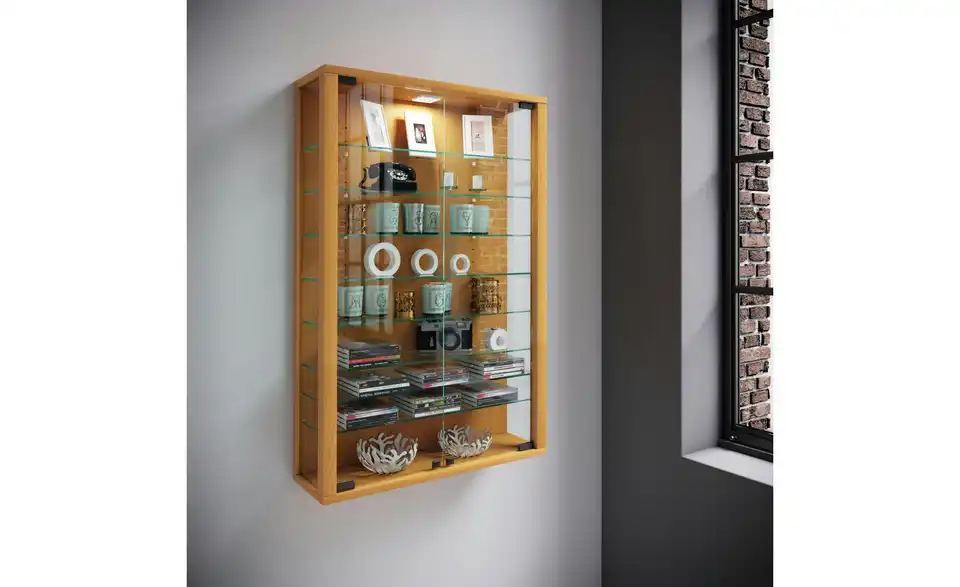 Hängevitrine Udina, in Wohnsituation