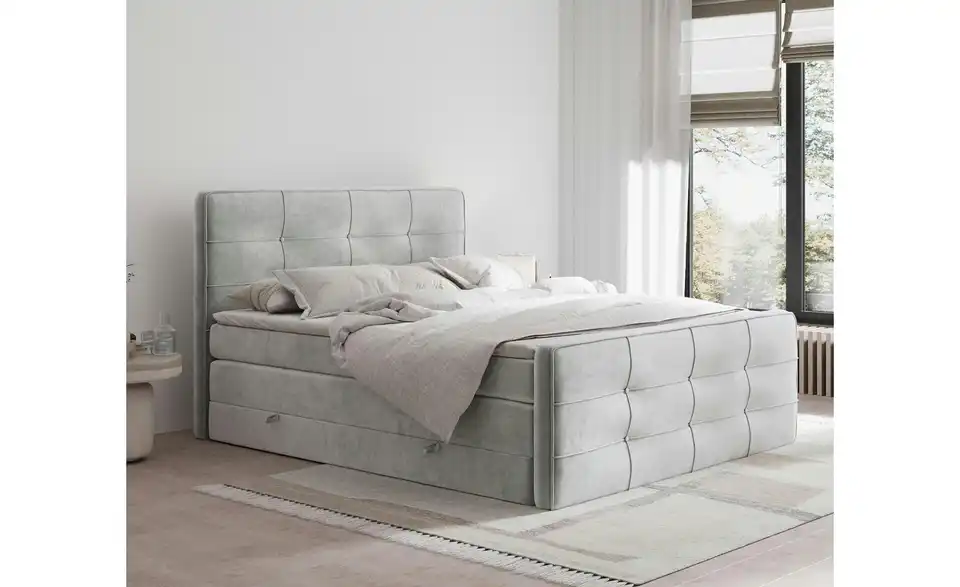 Boxspringbett mit Stauraum, in Wohnsituation