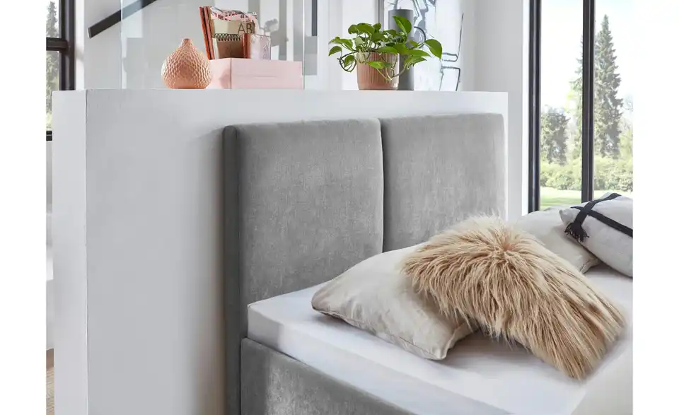 Polsterbett Piano in grau, in Wohnsituation