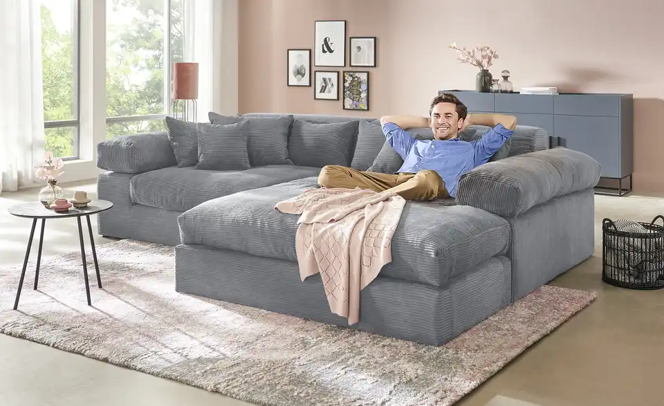 smart Ecksofa Lianea in modernem Cord, in Wohnsituation