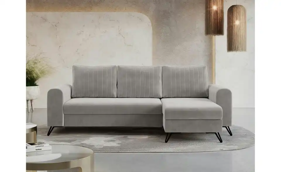 Ecksofa Hellgrau, in Wohnsituation