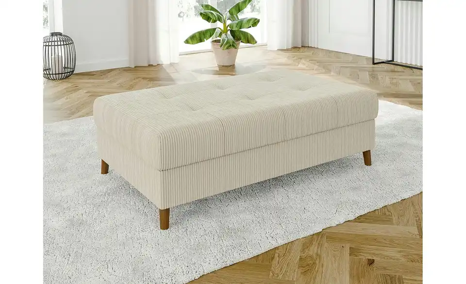 Ecksofa mit Hocker Maya, in Wohnsituation