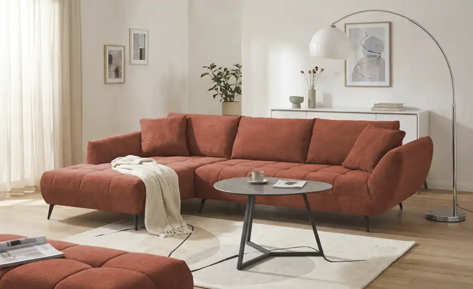 bobb Ecksofa Carly mit Sitztiefenverstellung, in Wohnsituation