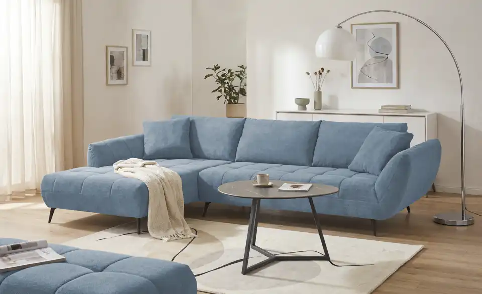 bobb Ecksofa Carly mit Sitztiefenverstellung, in Wohnsituation