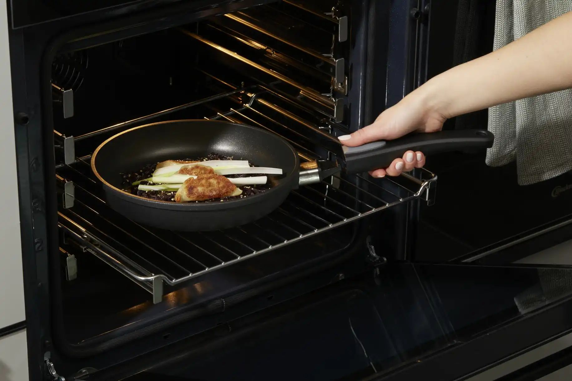 Thumbnail - Meisterkoch Bratpfanne 24cm GENIUS ¦ schwarz ¦ Aluminium-Guss ¦ Maße (cm): H: 5 Ø: 24 Töpfe & Pfannen & Zubehör > Pfan...