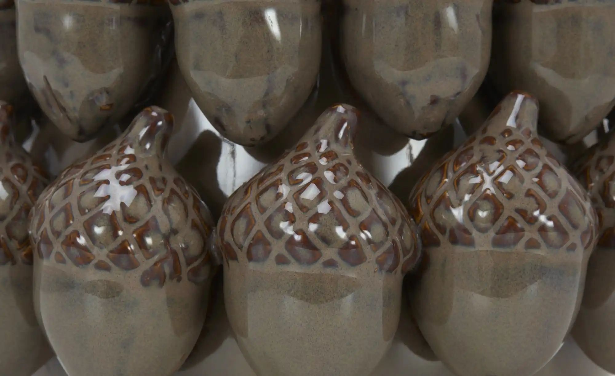 Thumbnail - HOME STORY Übertopf 3D Eicheln   ¦ braun ¦ Steingut ¦ Maße (cm): H: 14,8  Ø: 22 Accessoires > Dekoartikel - Höffner