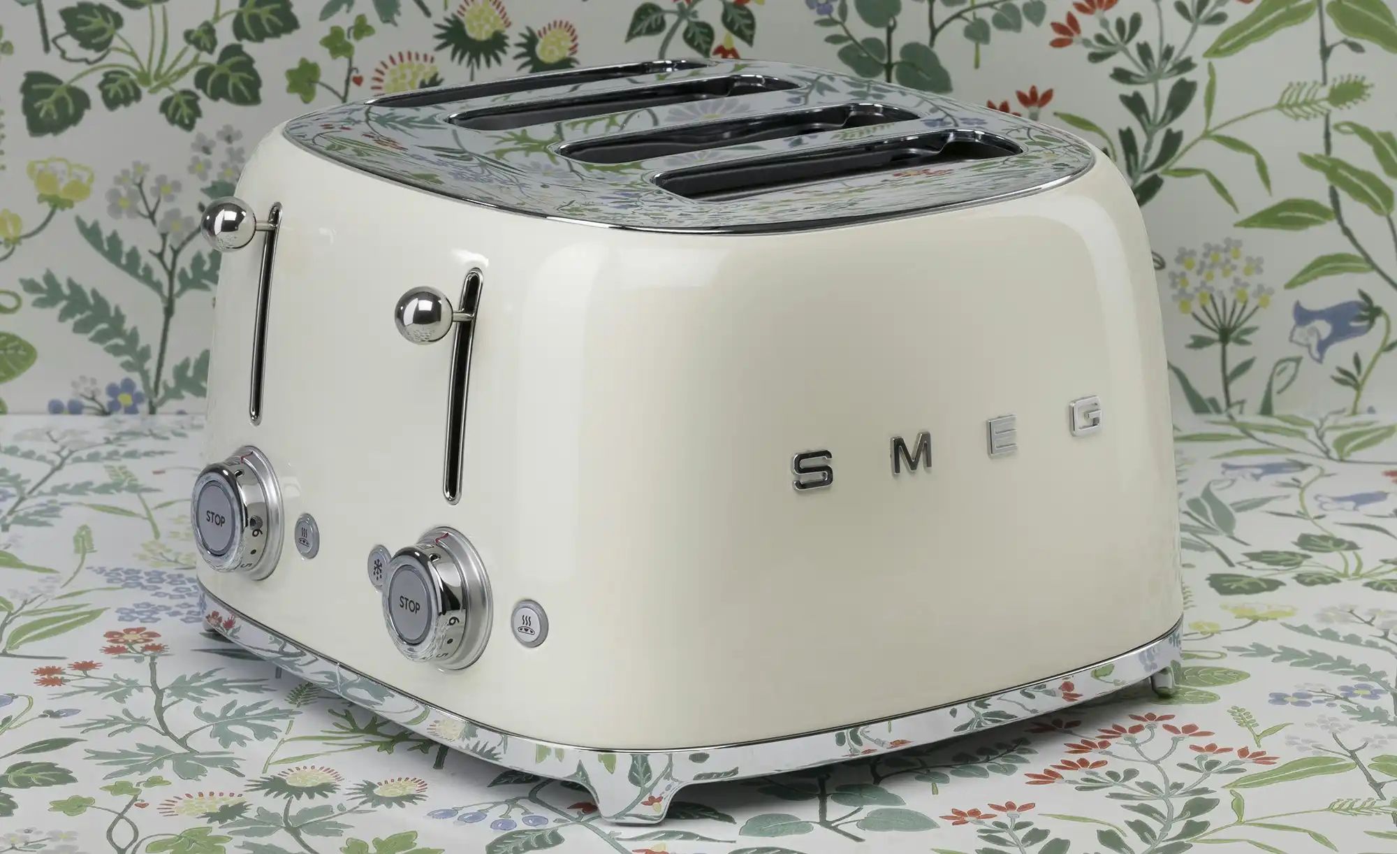 Smeg Toaster 4 Slot Cream at Starr Anderson blog