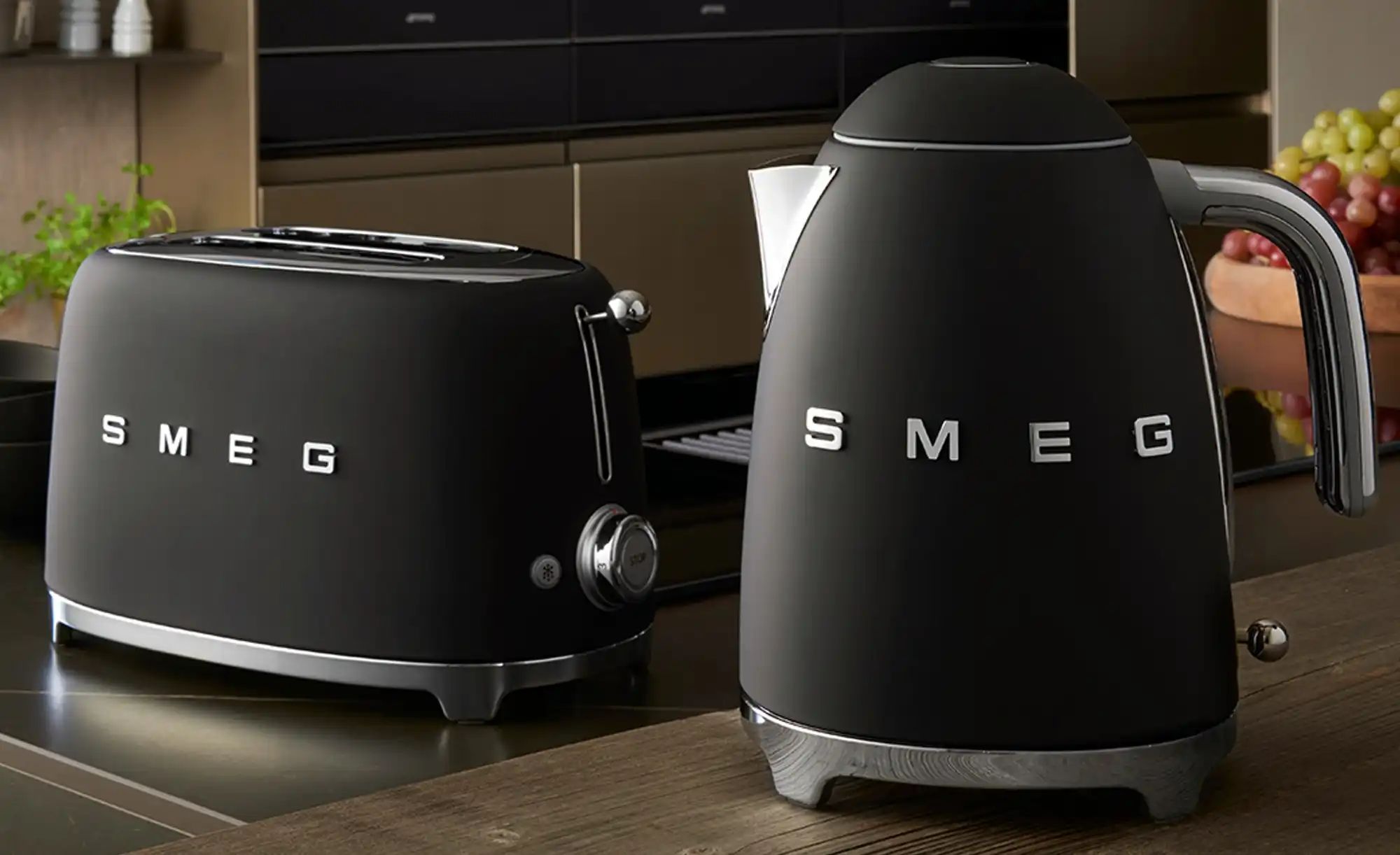 smeg Wasserkocher  KLF03BLMEU ¦ schwarz ¦ Edelstahl ¦ Maße (cm): B: 22,3 H: günstig online kaufen