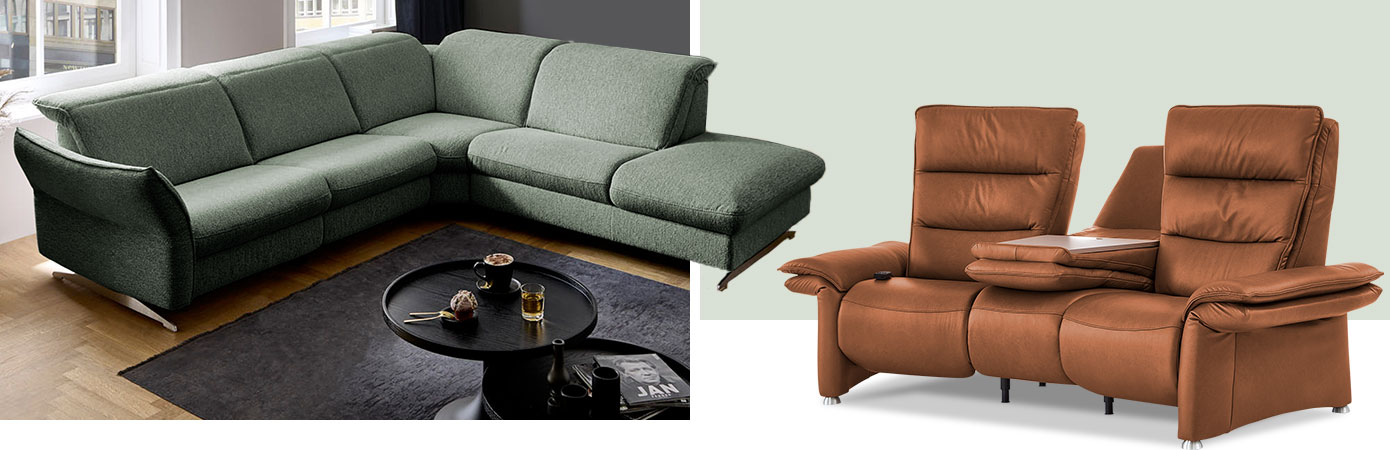 grünes Ecksofa im Wohnzimmer. Hellbraunes Echtleder Sofa mit 3 Sitzflächen auf einer hellgrünen Farbfläche