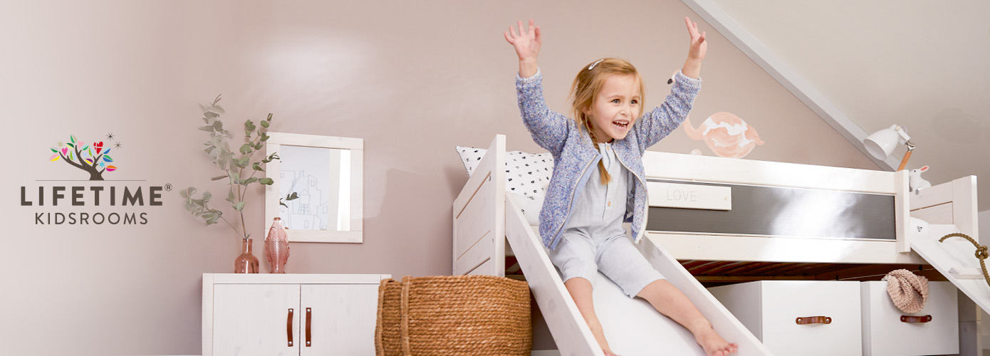 Lifetime® Kidsrooms, Kinderzimmer mit Hochbett in Weiß mit Rutsche und Kletter-Element, weiße Möbel mit Ledergriffen